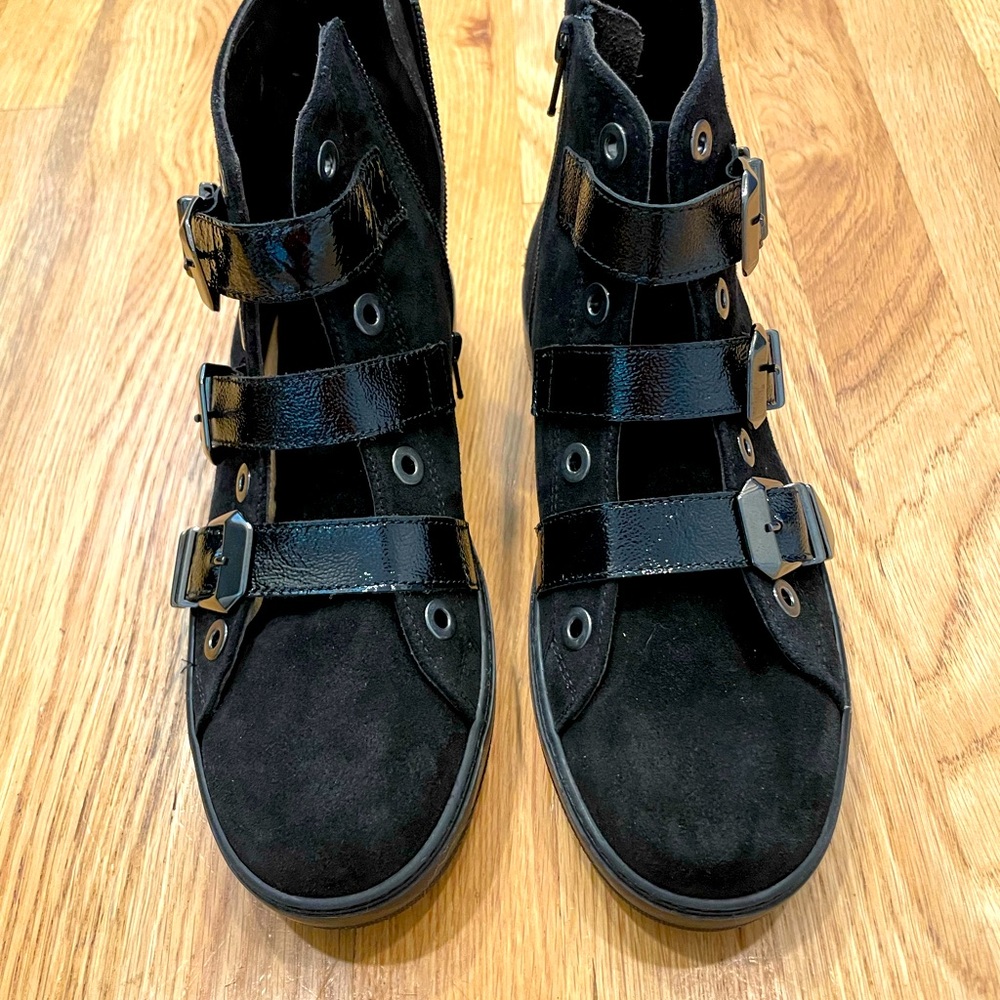 NEW Suede black booties, size 38, US 7.5